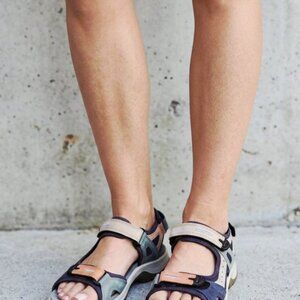 Ecco Pink Blue Yuccatan adjustable Sports sandle 8